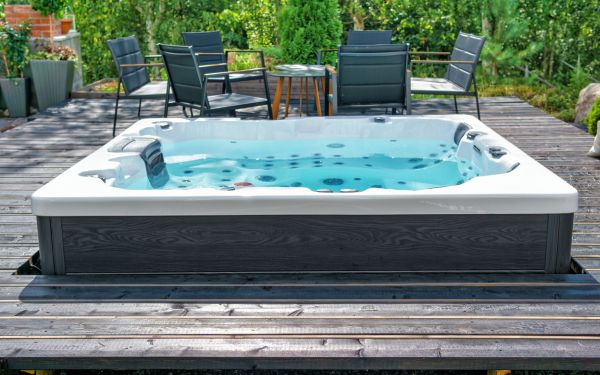 Spa Deck Remodeling in Sandpoint